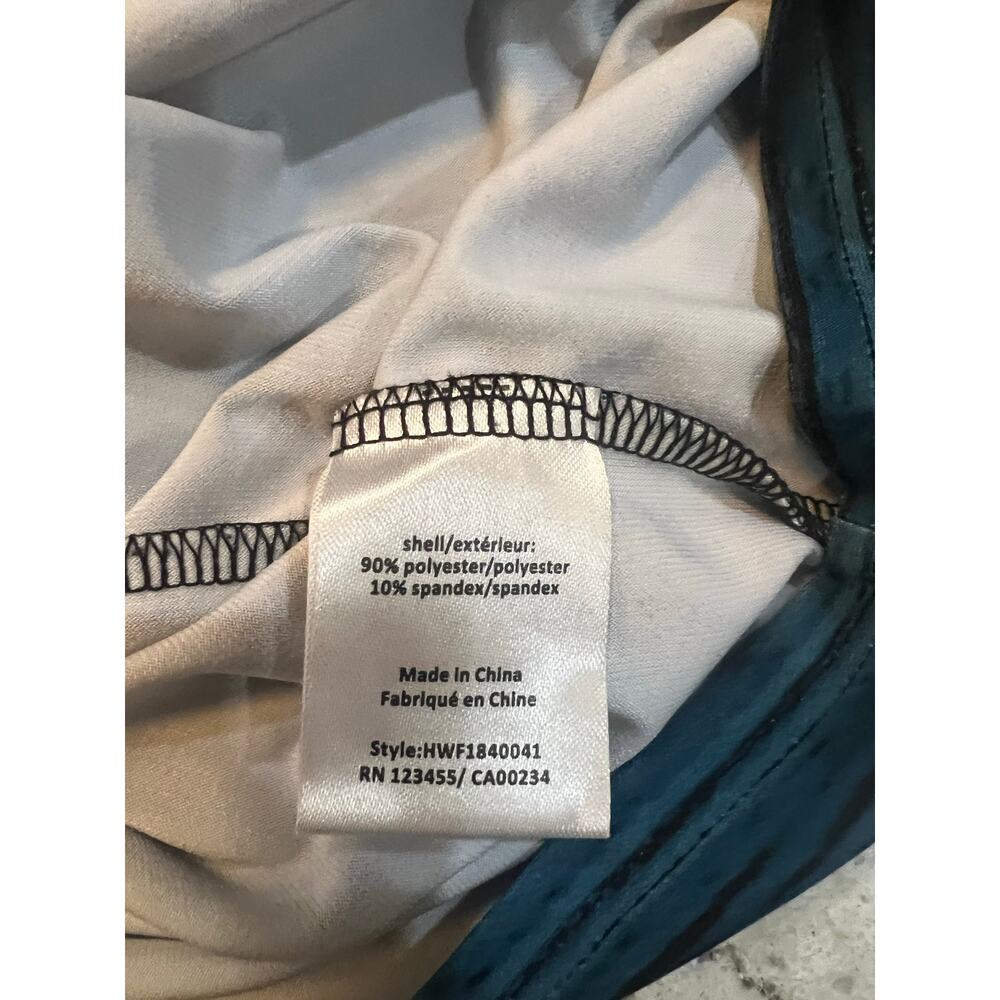 Beautiful Vintage Halston Wrap Dress - Picture 10 of 12